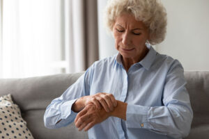 Read more about the article Tot el que has de saber de l’artrosi en la  tercera edat